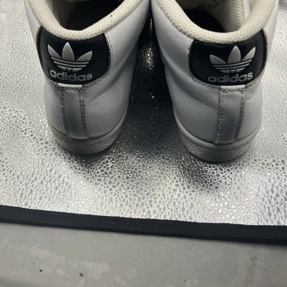 YOUTH ADIDAS PRO MODEL J (S85962) BASKETBALL SNEAKER WHT CORE BLK YOUTH SIZE 4